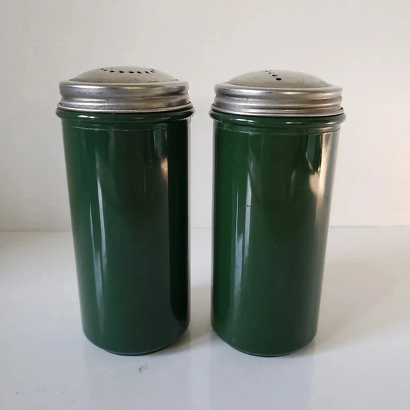 Vintage  Set of 2 Green Acrylic/Stainless Salt/Pepper Shakers. - Picture 1 of 5